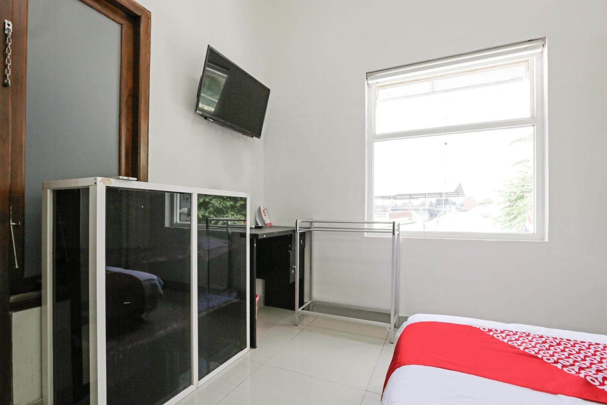 Super Oyo 3838 Tamansari Guest House Solo 外观 照片