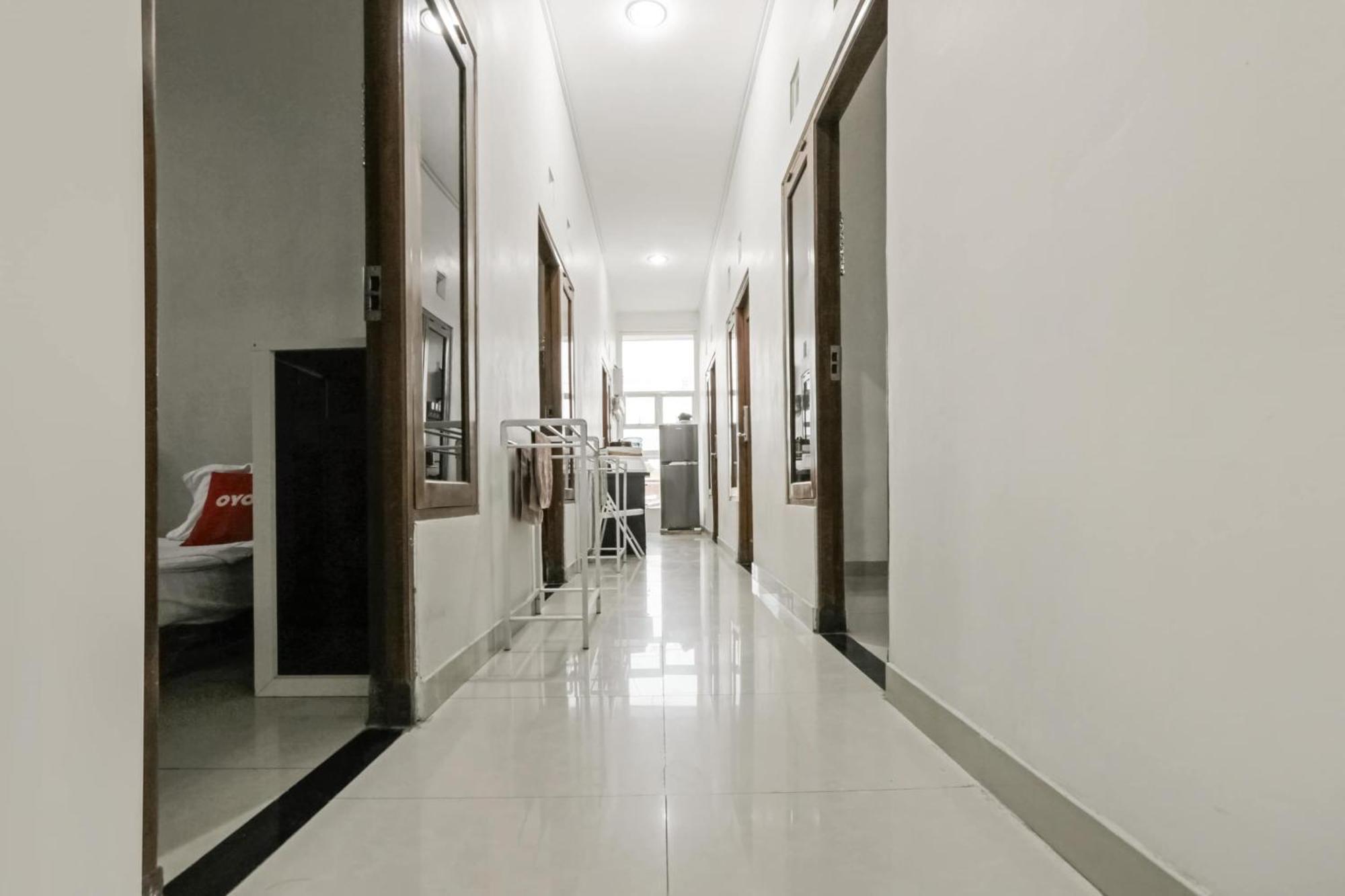 Super Oyo 3838 Tamansari Guest House Solo 外观 照片